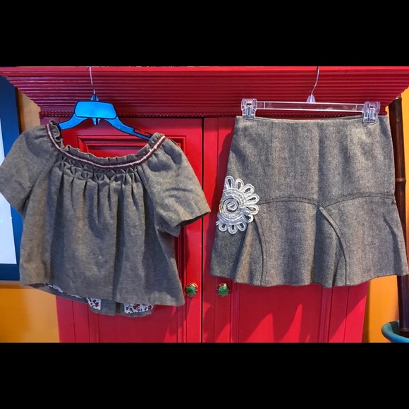 LIKE NEW! My favorite! Chelsea Violet skirt set. - Picture 2 of 6